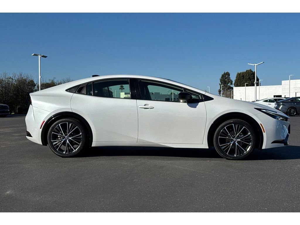 Used 2024 Toyota Prius XLE image 3
