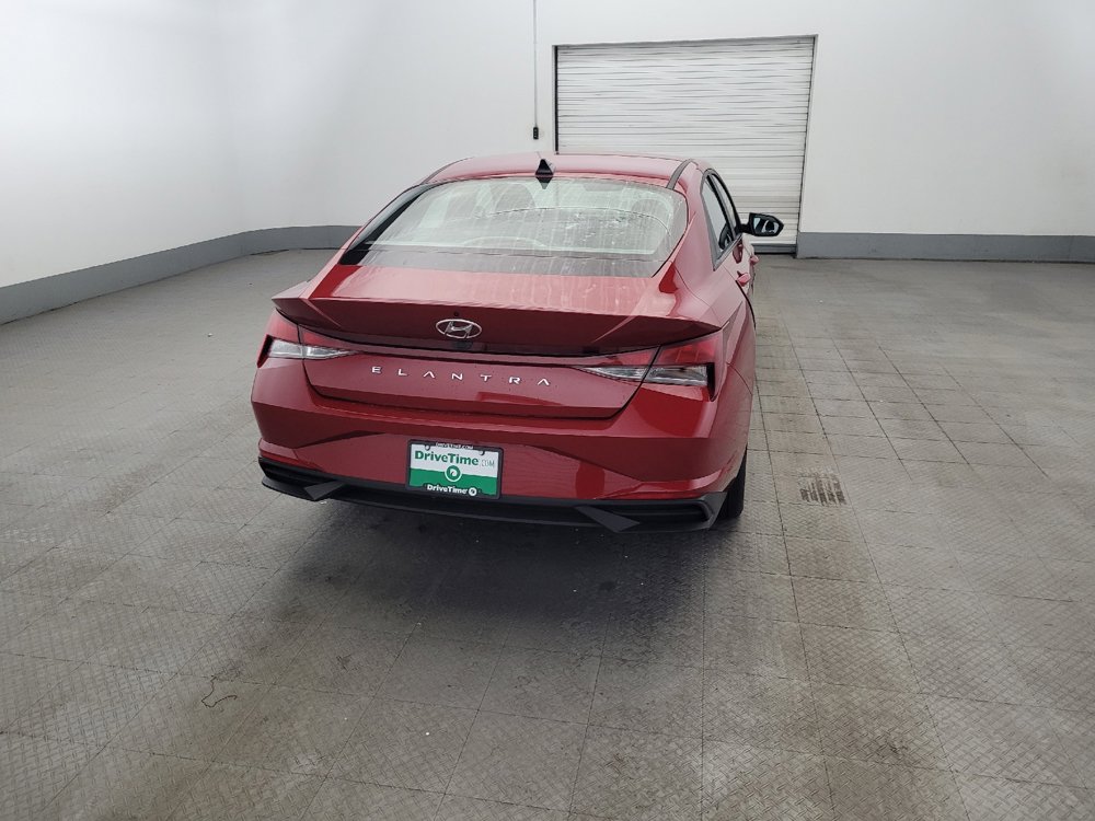 Used 2023 Hyundai Elantra SEL w/ Preferred Accessory Package FWD image 7