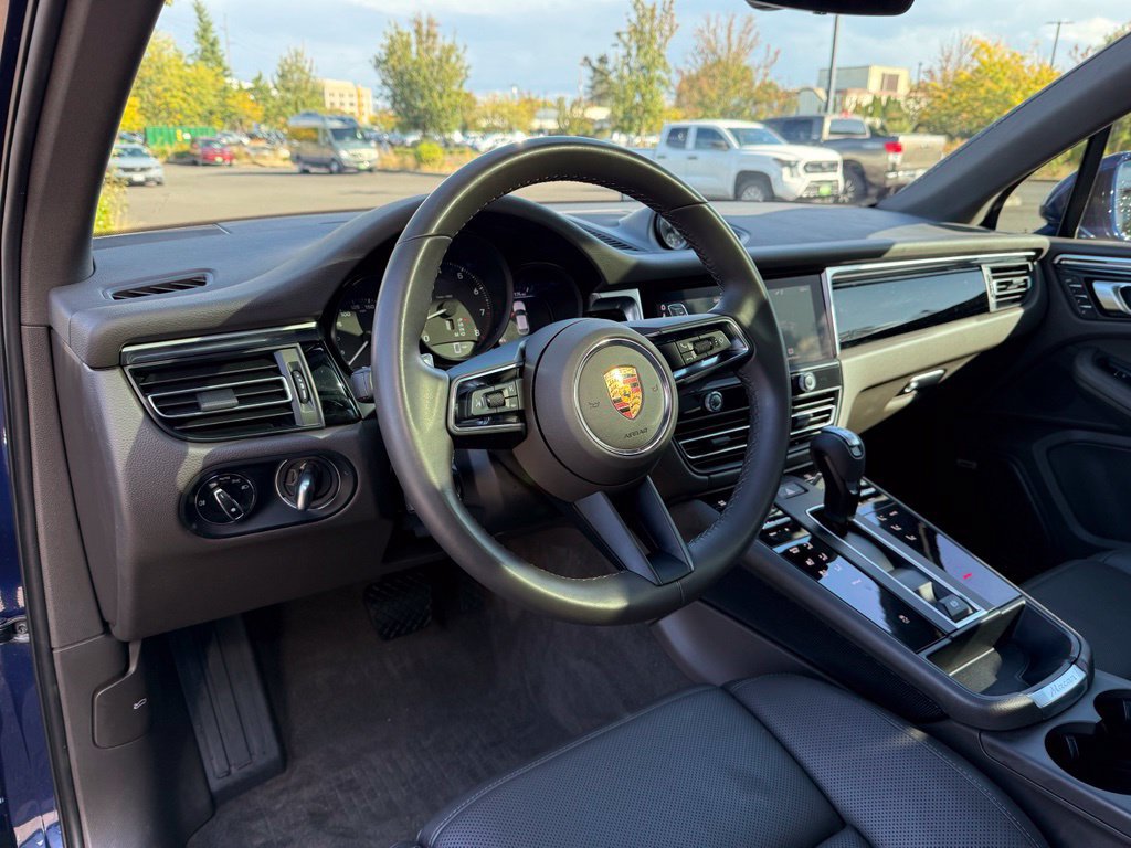 Used 2022 Porsche Macan AWD/4WD image 13