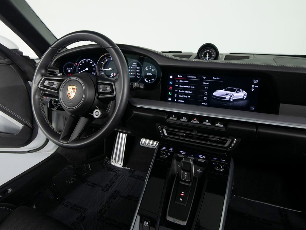 Certified 2022 Porsche 911 Targa 4S AWD/4WD image 36
