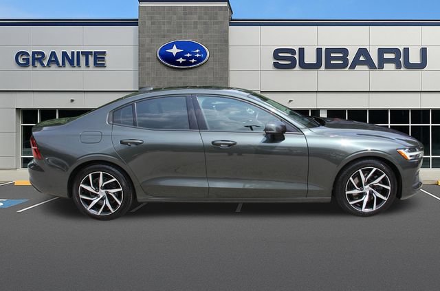 Used 2020 Volvo S60 T5 Momentum FWD image 12