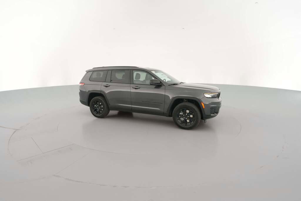 New 2025 Jeep Grand Cherokee L Laredo image 15