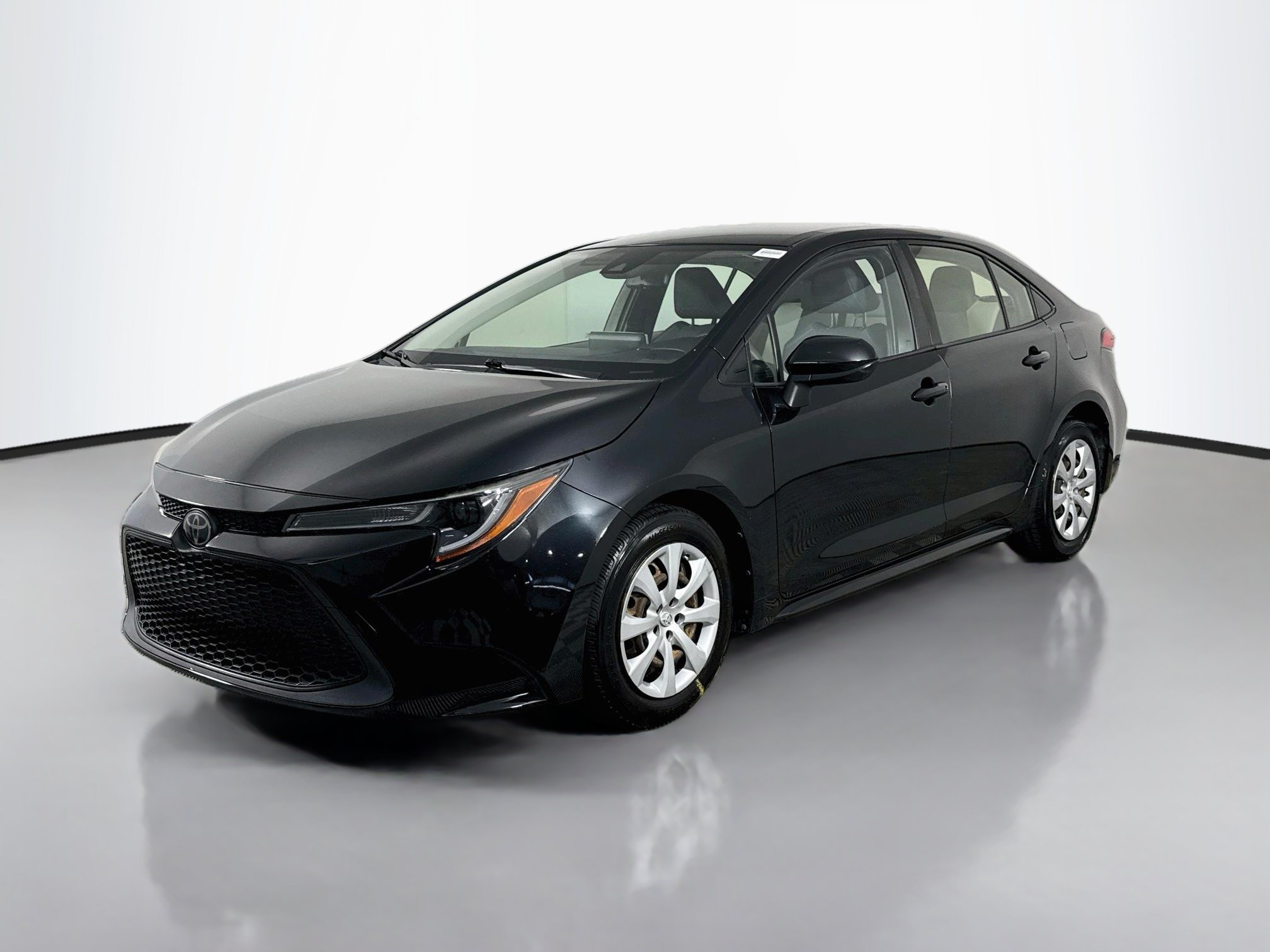 Used 2020 Toyota Corolla LE FWD image 4