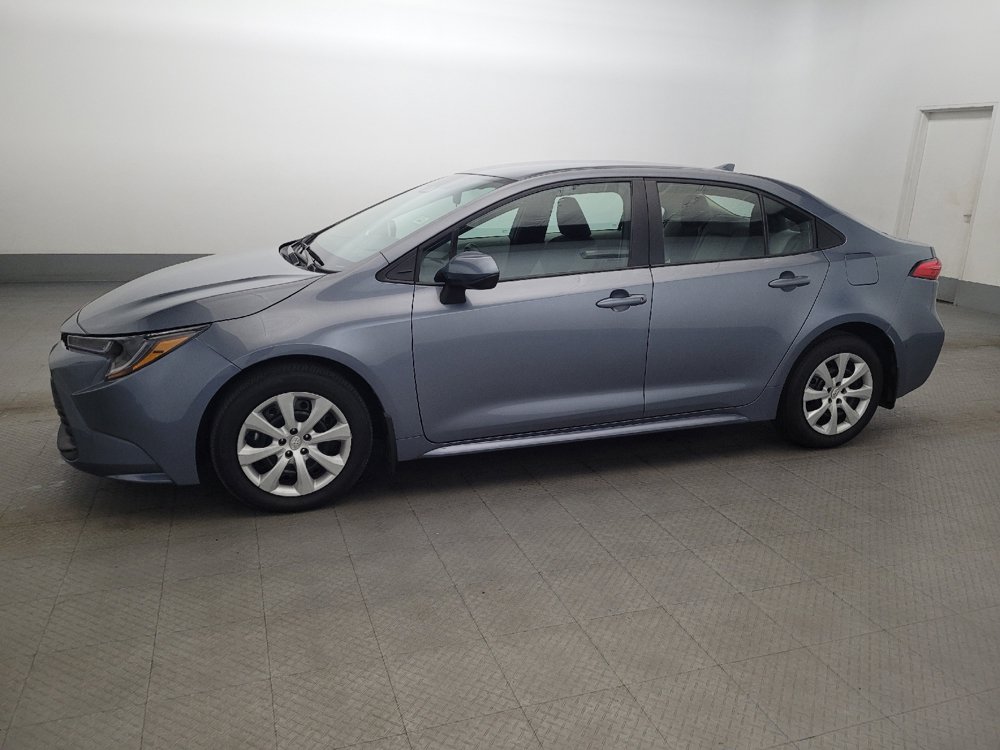 Used 2025 Toyota Corolla LE FWD image 2