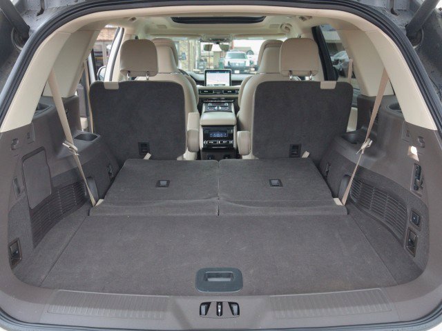 Used 2022 Lincoln Aviator Reserve w/ Equipment Group 201A image 35