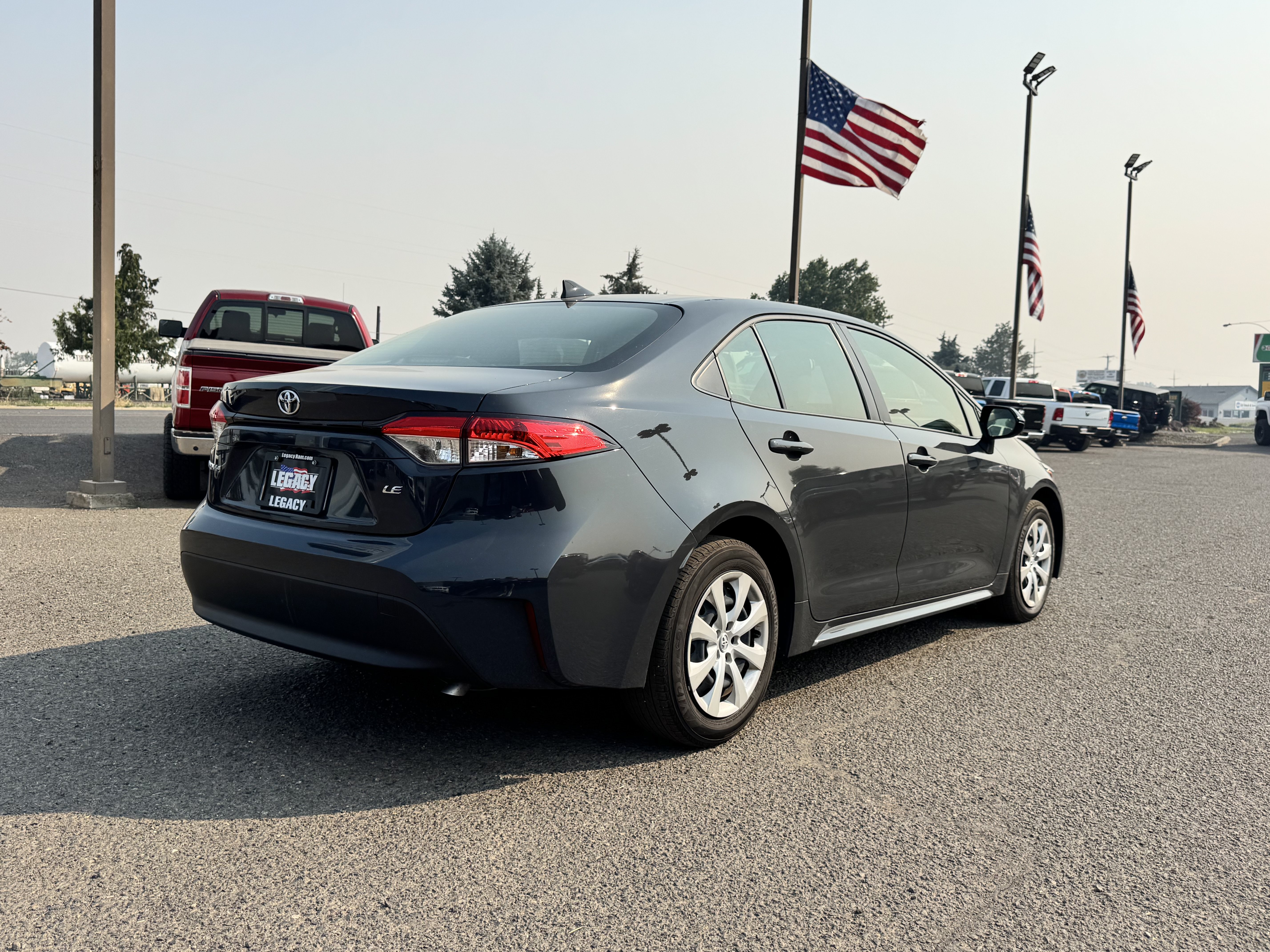 Used 2026 Toyota Corolla LE FWD image 5