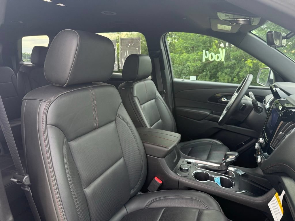 Used 2023 Chevrolet Traverse RS w/ LPO, Floor Liner Package FWD image 24