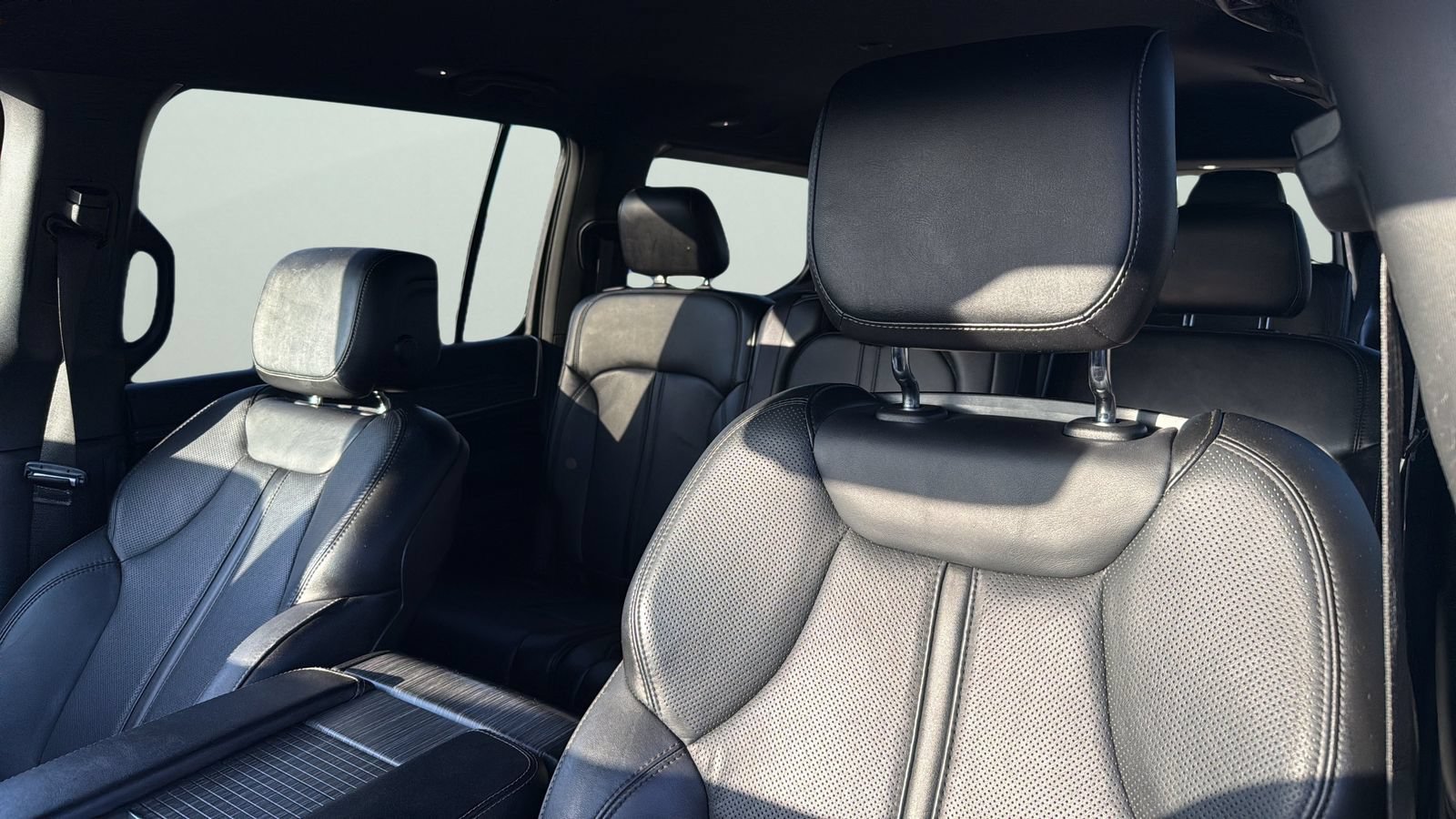 Used 2024 Jeep Wagoneer Series II w/ Flexible Seating Group AWD/4WD image 9
