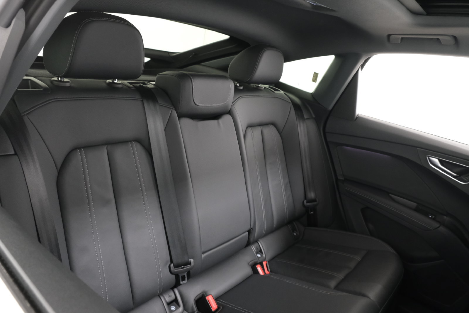 Used 2023 Audi Q4 e-tron Premium Plus w/ Premium Plus AWD/4WD image 40