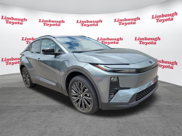 Used 2026 Toyota C-HR AWD/4WD image 18