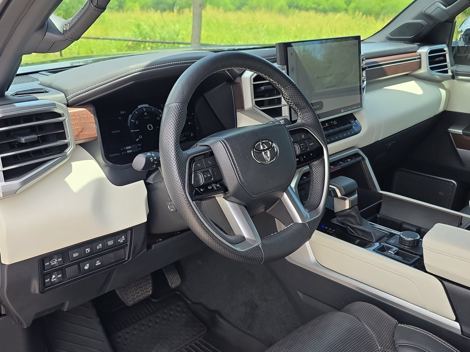 Used 2024 Toyota Sequoia Capstone AWD/4WD image 13