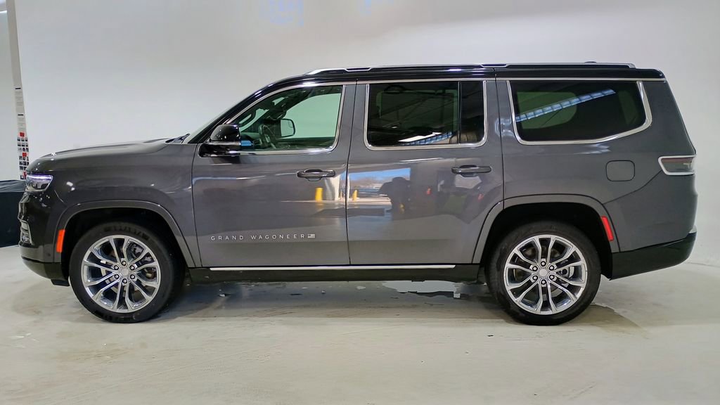 Used 2023 Jeep Grand Wagoneer Series II AWD/4WD image 4