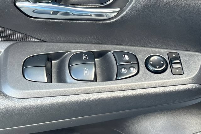 Used 2024 Nissan Kicks SV FWD image 12