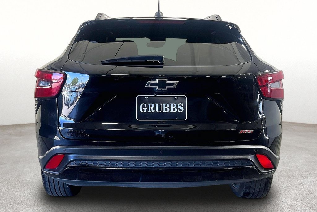 Used 2025 Chevrolet Trax RS w/ Driver Confidence Package FWD image 5