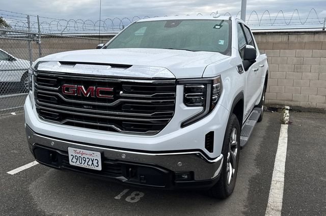 Used 2023 GMC Sierra 1500 SLT w/ SLT Premium Plus Package AWD/4WD image 8