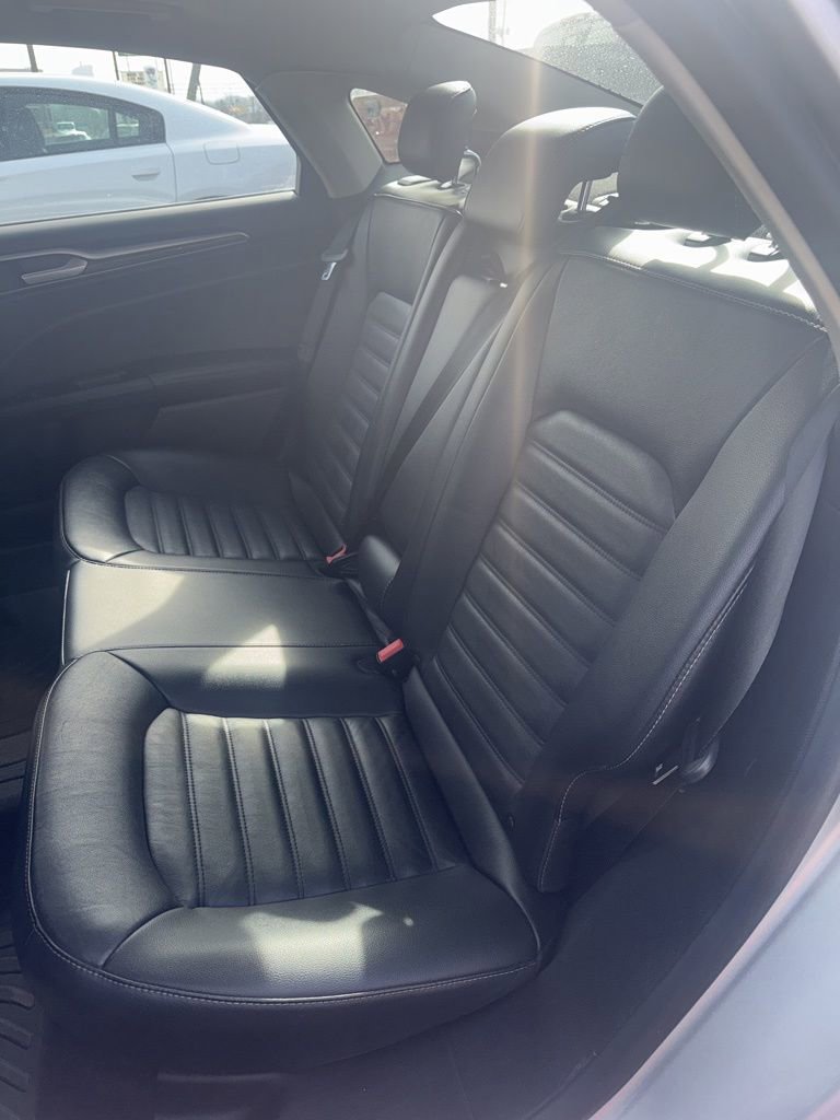 Used 2017 Ford Fusion SE image 8