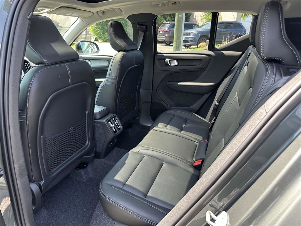 New 2026 Volvo XC40 B4 Plus w/ Climate Package image 14