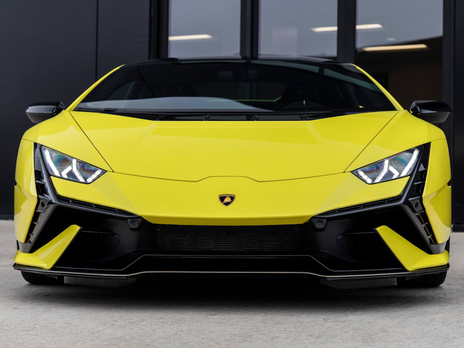 Used 2023 Lamborghini Huracan Tecnica RWD image 4