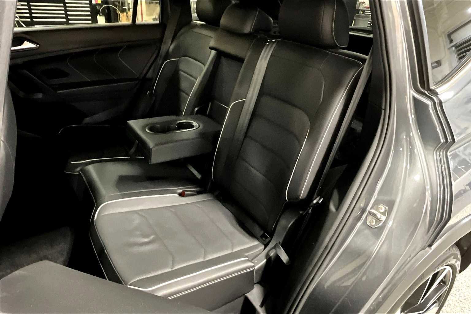 Used 2022 Volkswagen Tiguan SEL R-Line image 19