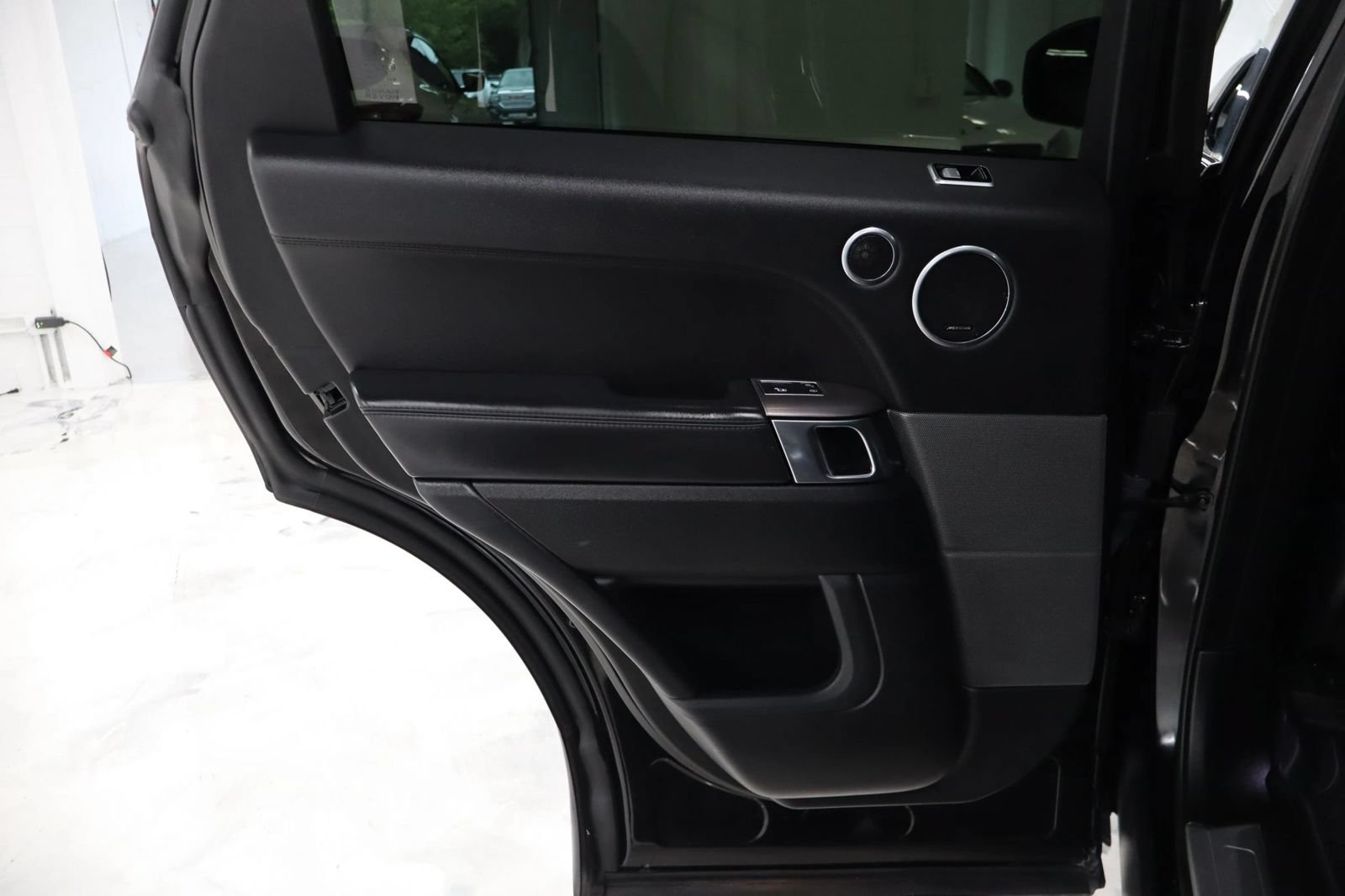 Used 2019 Land Rover Range Rover Sport HSE AWD/4WD image 16