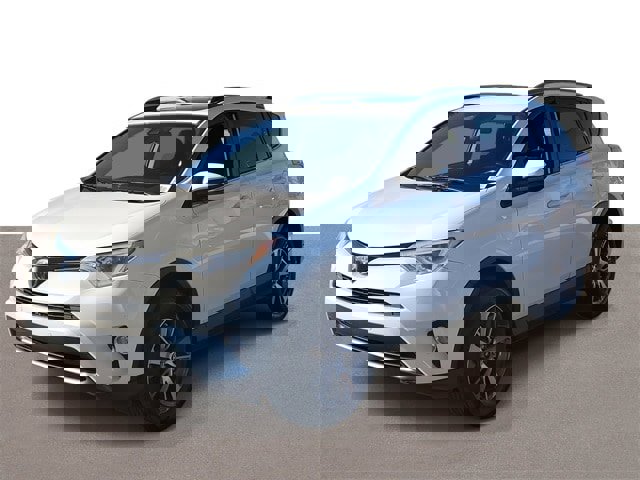 Used 2018 Toyota RAV4 XLE image 2