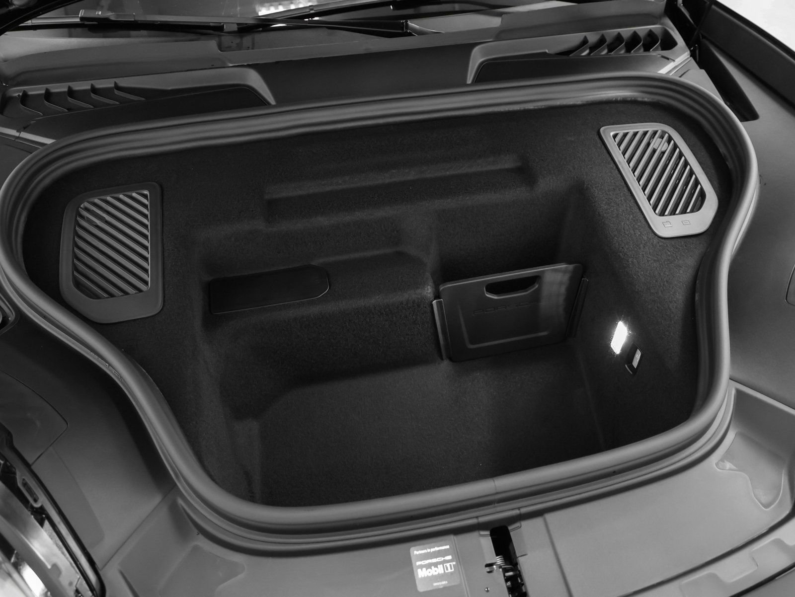 New 2025 Porsche Macan Turbo Electric image 18