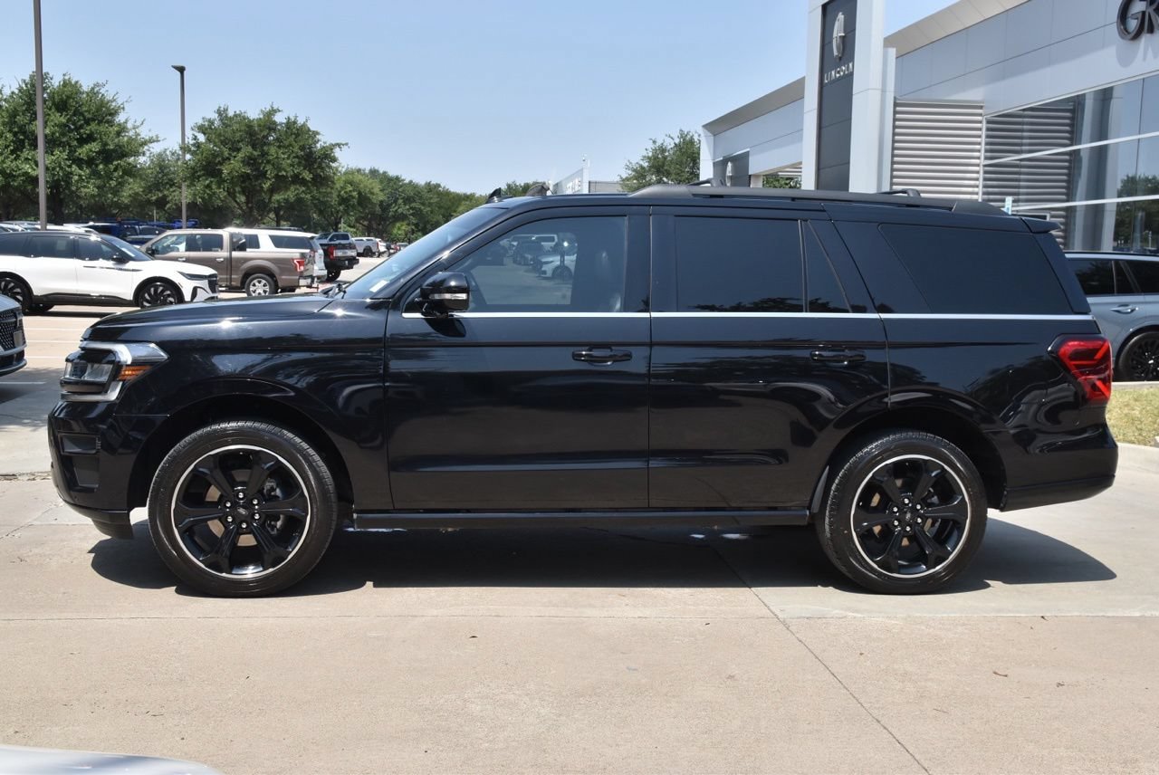 Used 2023 Ford Expedition Limited RWD image 12