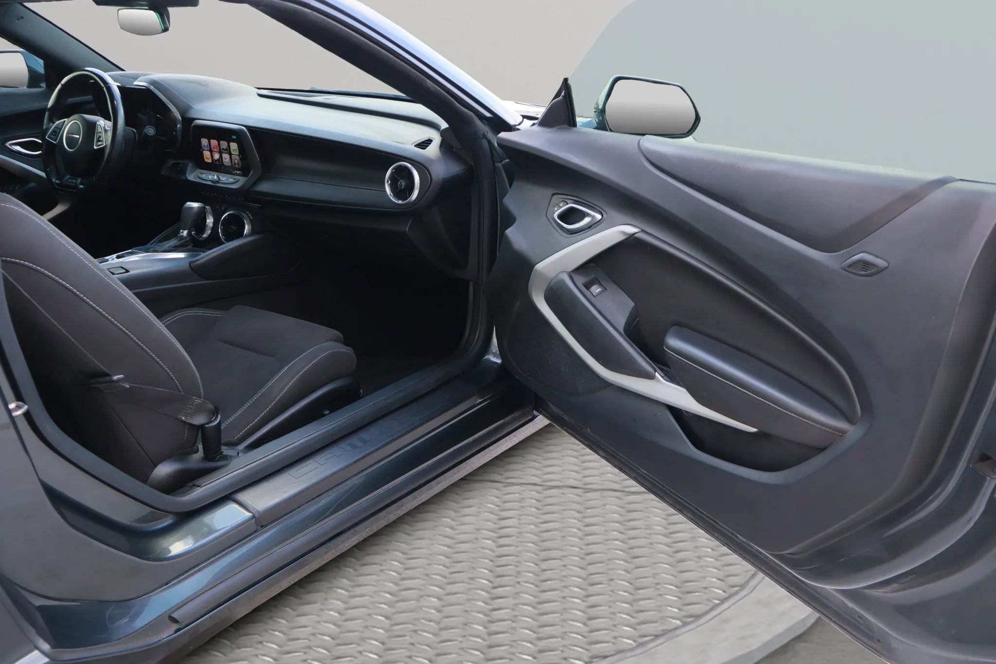 Used 2017 Chevrolet Camaro SS image 34