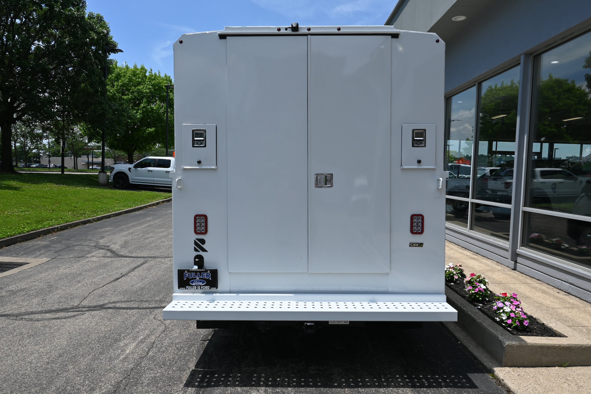 New 2026 Ford Transit 350 w/ Interior Upgrade Package RWD image 4