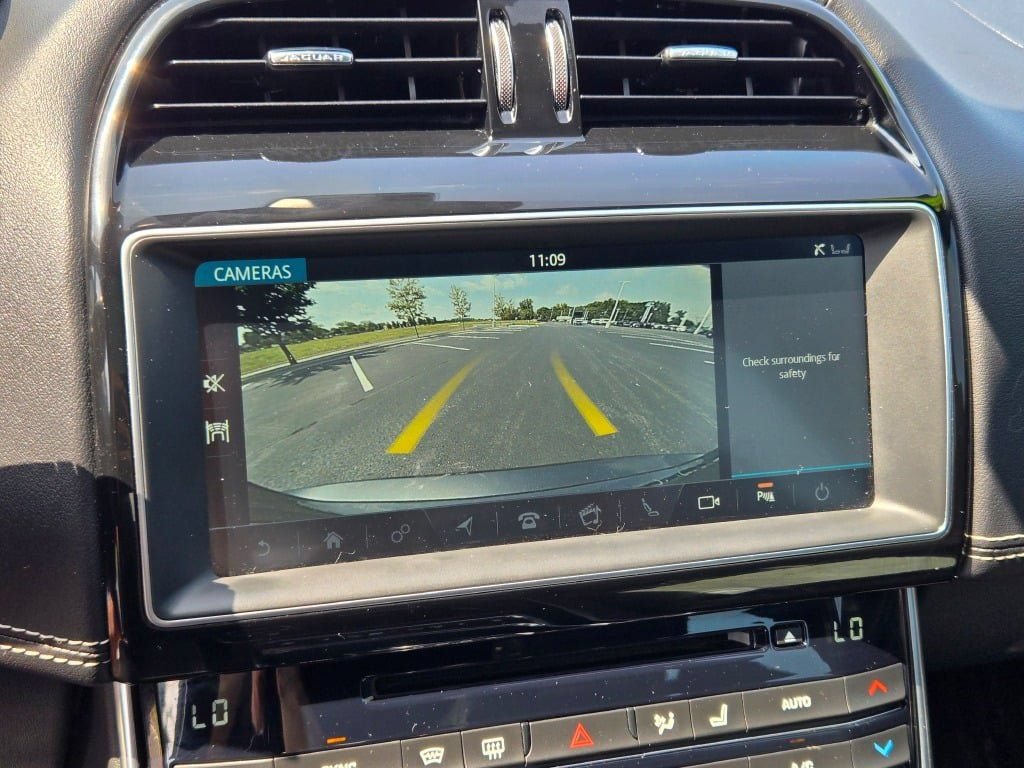 Used 2019 Jaguar XE R-Sport RWD image 27