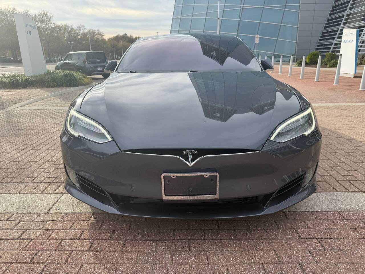 Used 2016 Tesla Model S 75 image 2