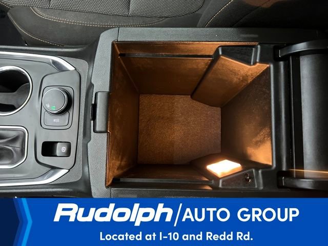 Used 2021 Chevrolet Traverse LT image 24