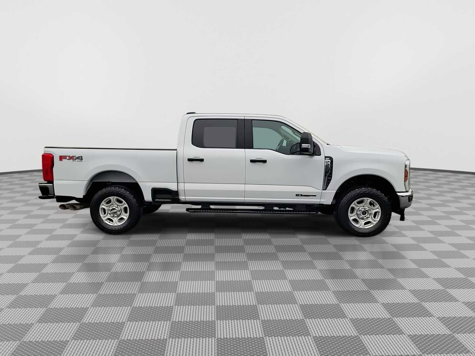 Used 2025 Ford F250 XLT w/ FX4 Off-Road Package image 9