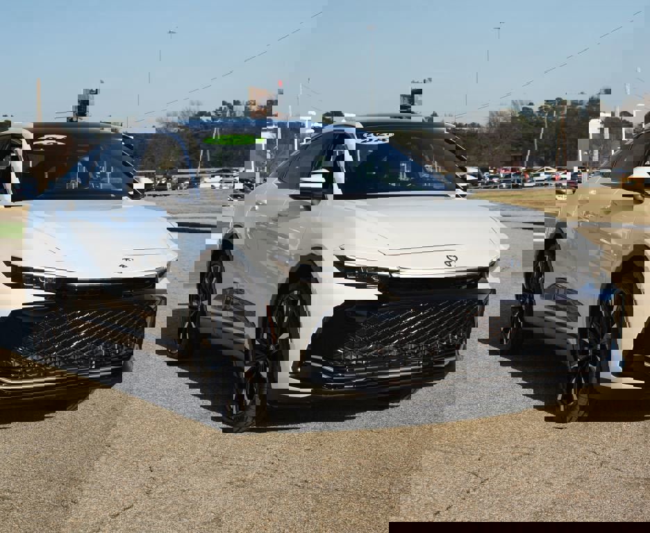 Used 2024 Toyota Crown Platinum image 2