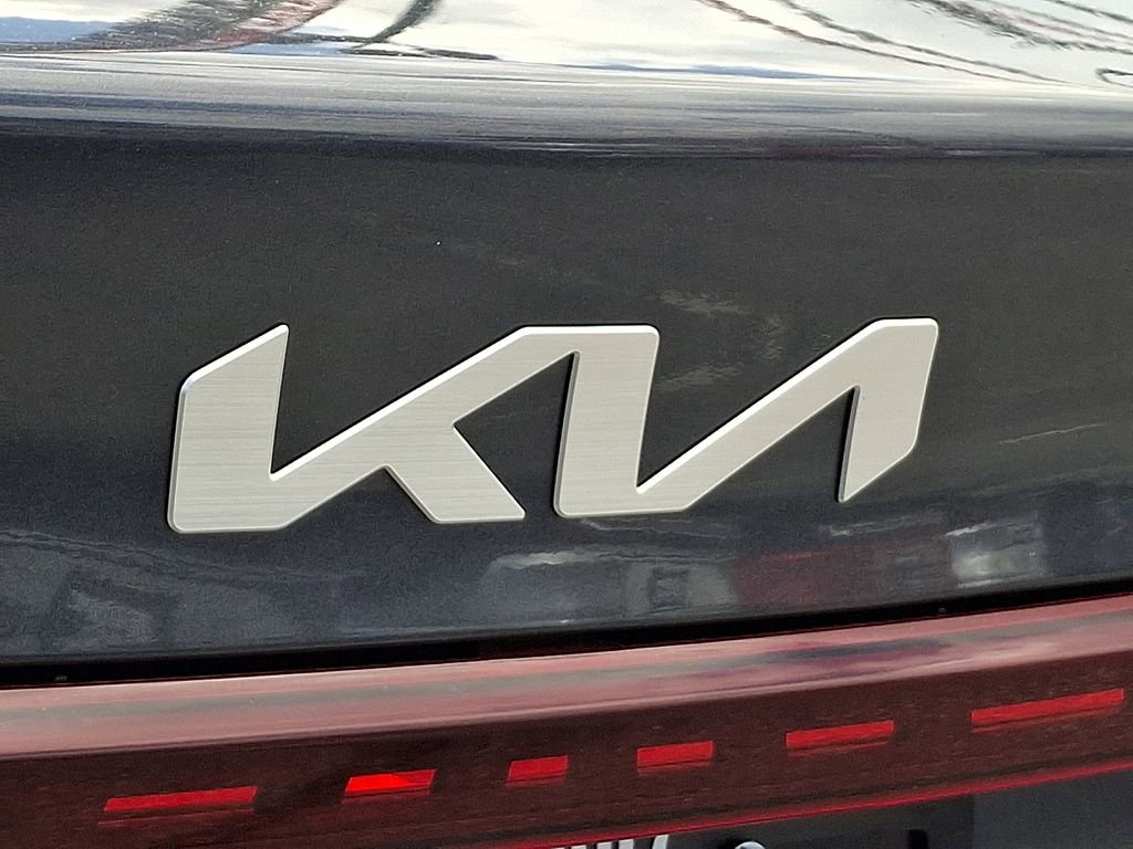 Used 2024 Kia Forte LXS image 32