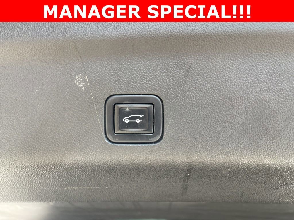 Used 2022 Chevrolet Suburban RST AWD/4WD image 13