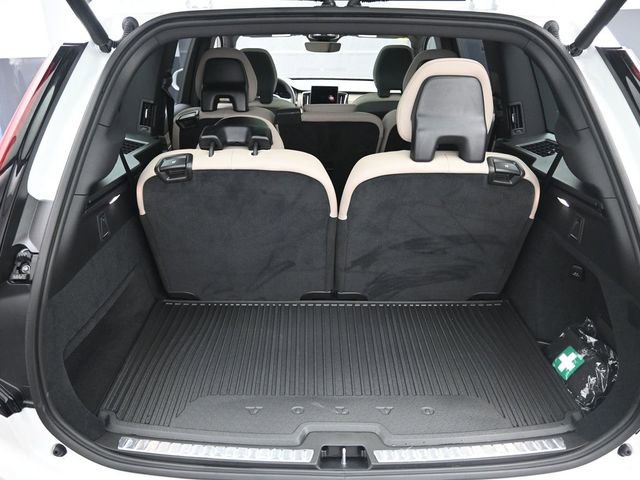 Used 2026 Volvo XC90 B6 Plus w/ Protection Package Premier AWD/4WD image 24