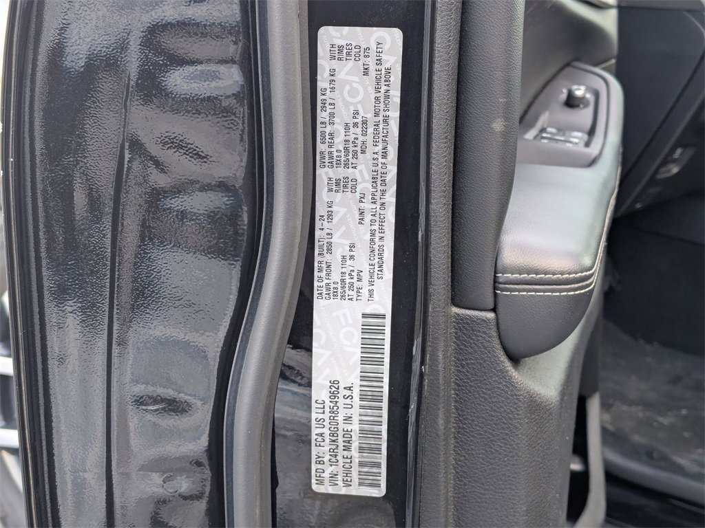 Used 2024 Jeep Grand Cherokee L Limited w/ Luxury Tech Group II image 40