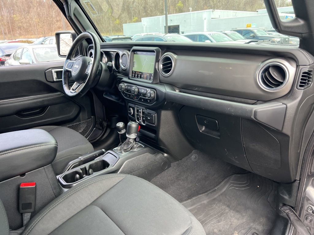 Used 2020 Jeep Wrangler Unlimited Sahara AWD/4WD image 28