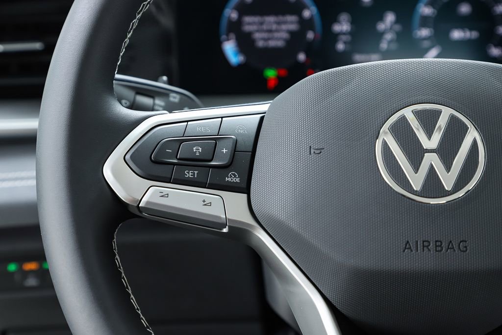 New 2026 Volkswagen Tiguan SE image 21