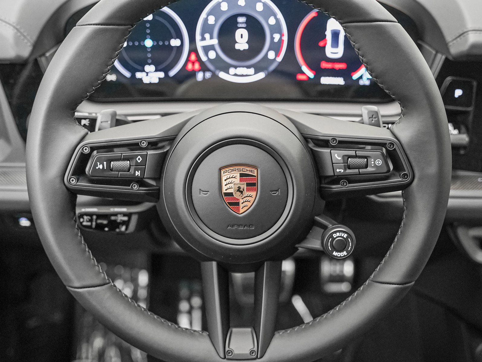 New 2026 Porsche Cayenne GTS image 17
