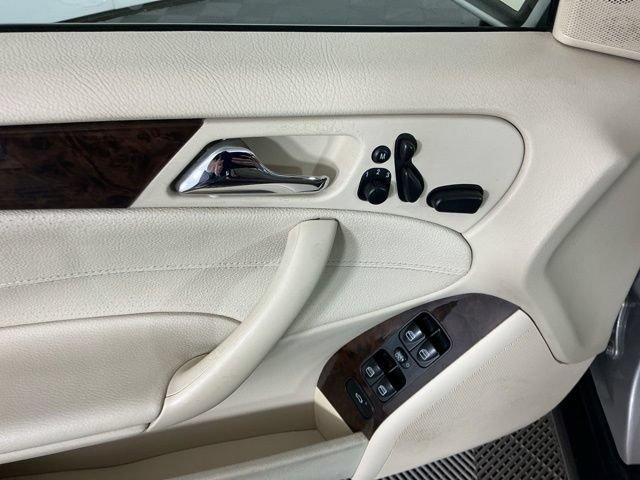 Used 2006 Mercedes-Benz C 350 Sedan image 12