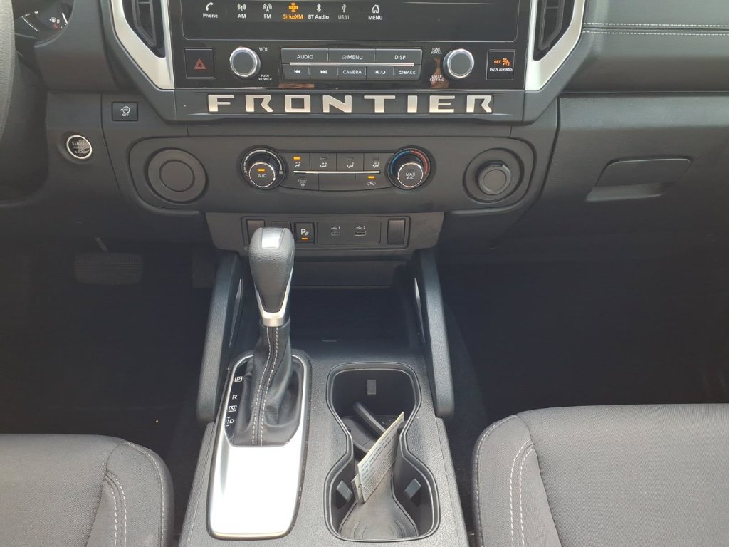 Used 2025 Nissan Frontier SV RWD image 11
