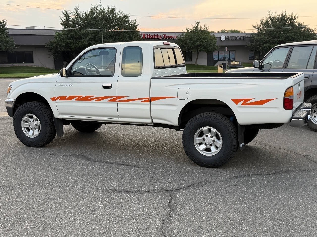 Used 1997 Toyota Tacoma 4x4 Xtracab V6 w/ LX Pkg image 11