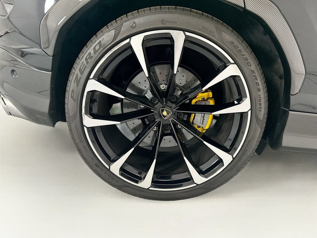 Used 2021 Lamborghini Urus AWD/4WD image 32