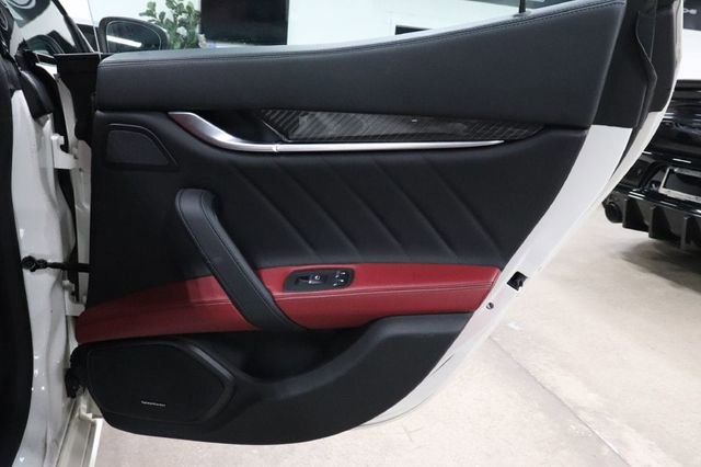 Used 2022 Maserati Ghibli Modena Q4 AWD/4WD image 22
