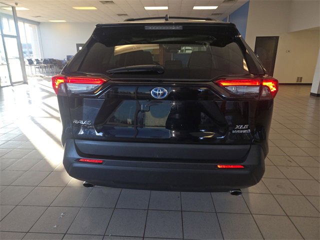 Used 2024 Toyota RAV4 XLE Premium image 7