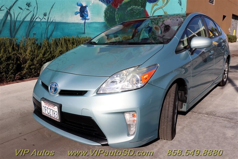 Used 2014 Toyota Prius Four w/ Solar Roof Package FWD image 4