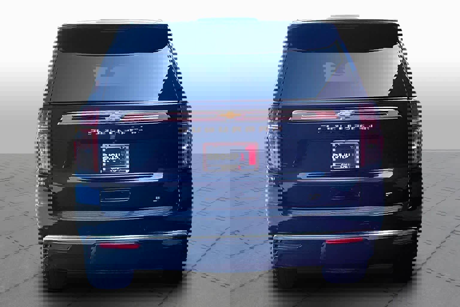 Used 2022 Chevrolet Suburban LT image 4