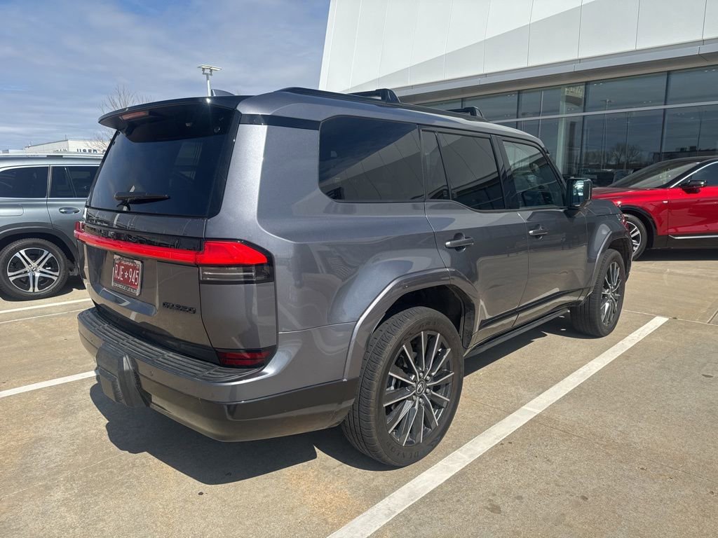 Used 2024 Lexus GX 550 w/ Accessory Package (Z1) image 3